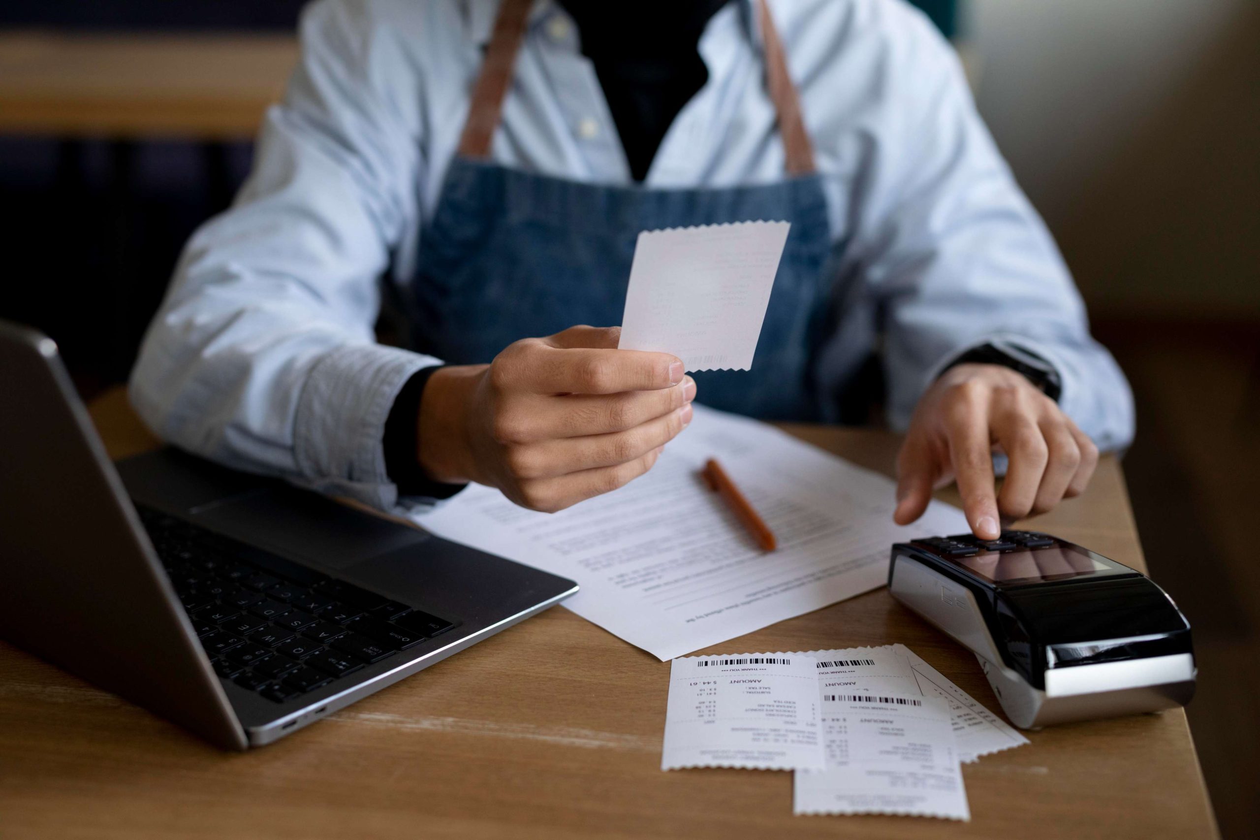 close-up-hand-typing-pos_small